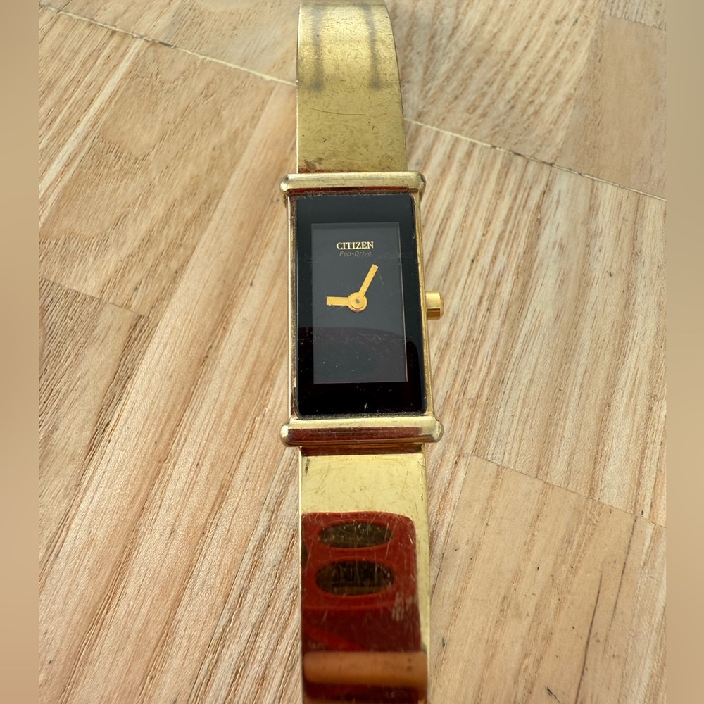Vintage citizen eco drive ladies rectangular gold tone solar watch untested